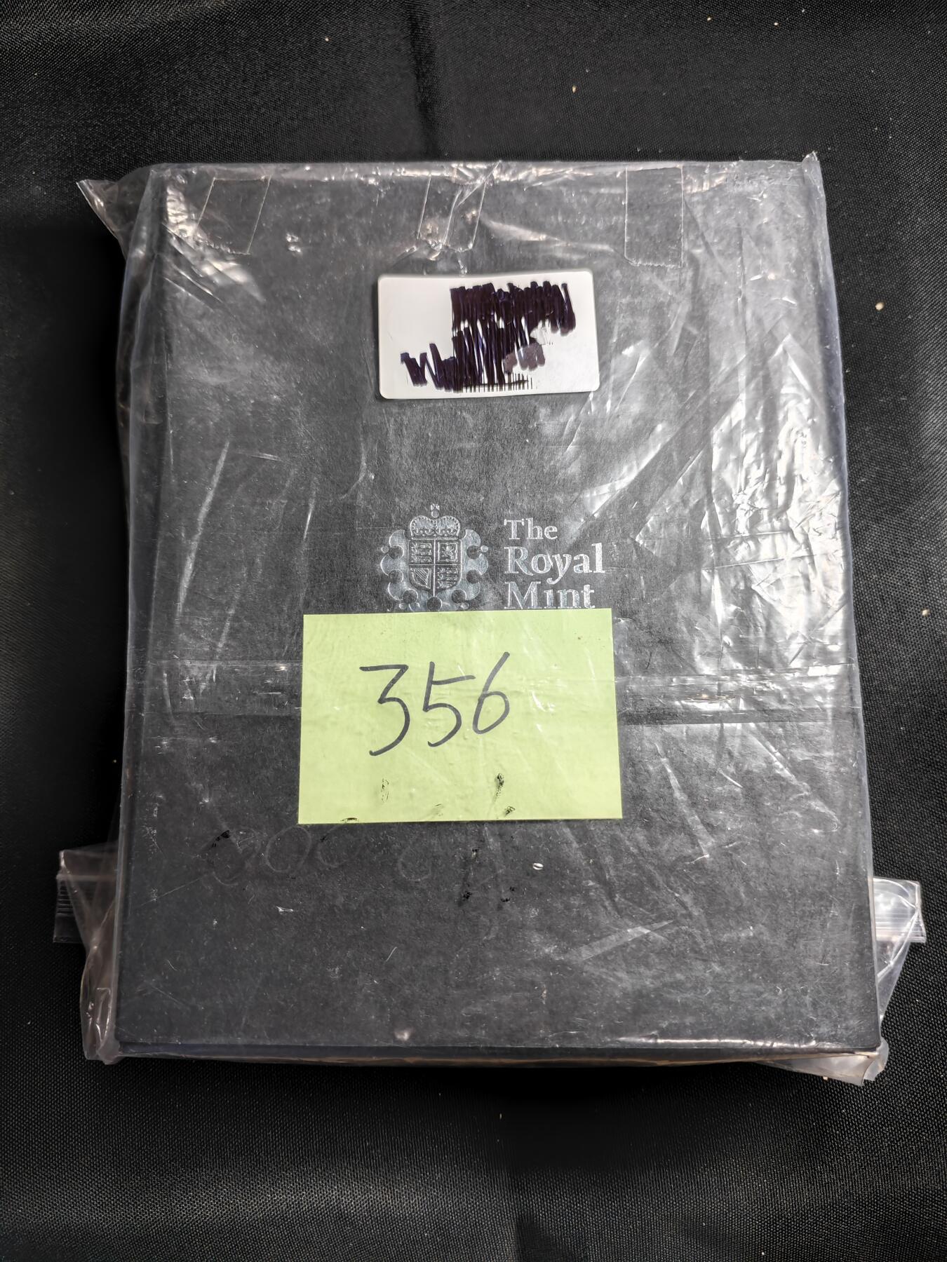 KK钱币收藏小铺  第400期  百期特拍（四拍之四）2月预留时间 周末发货  2008英国女王盾牌精制套币 盒证齐全