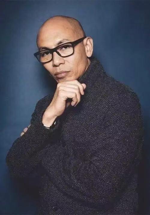 零元拍：导演林超贤和男主角谢霆锋双亲签《逆战》英皇娱乐正版DVD