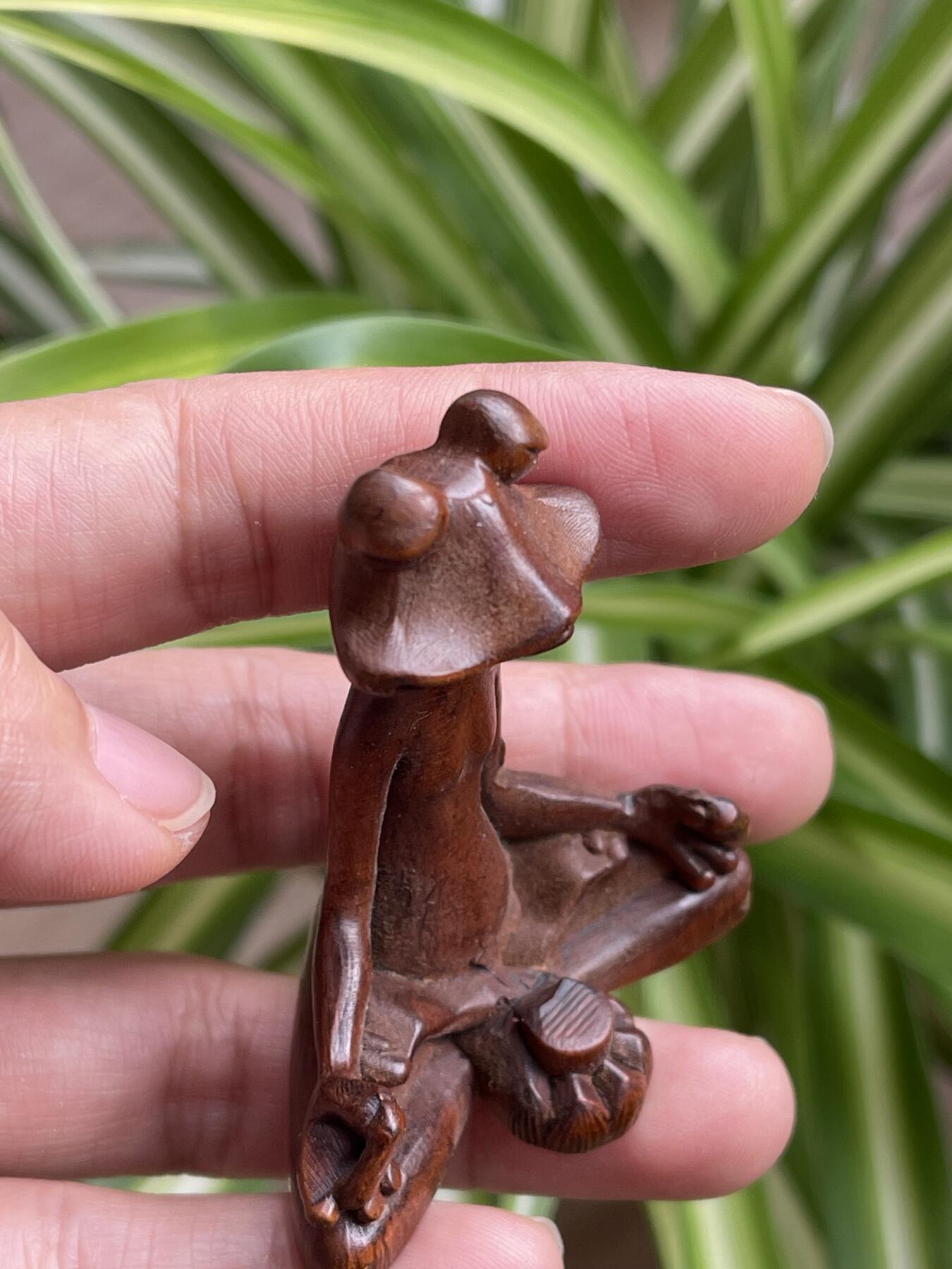 喵了个咪的第三期木器杂项小摆件拍卖 黄杨木呱呱来财