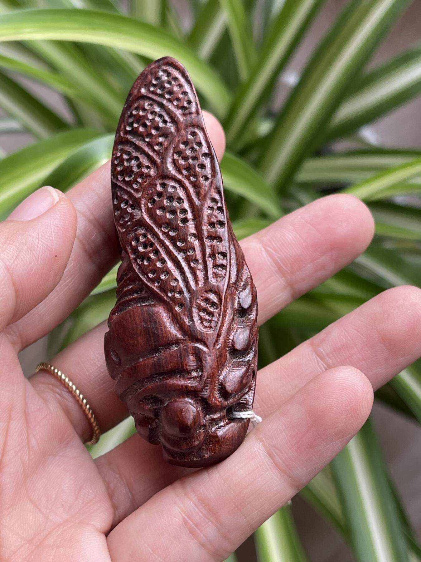 喵了个咪的第三期木器杂项小摆件拍卖 红酸枝一鸣惊人