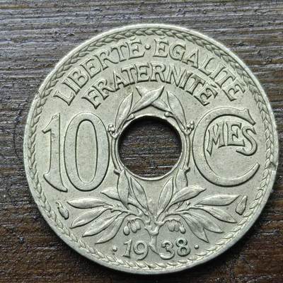 【铜匠收藏】★第142★散币专场 不寄存，30包邮。不满30元，支付5元运费。《接受代拍 代送NGC评级》 - 66【无寄存】法国 1938年 10分 中孔 镍青铜币