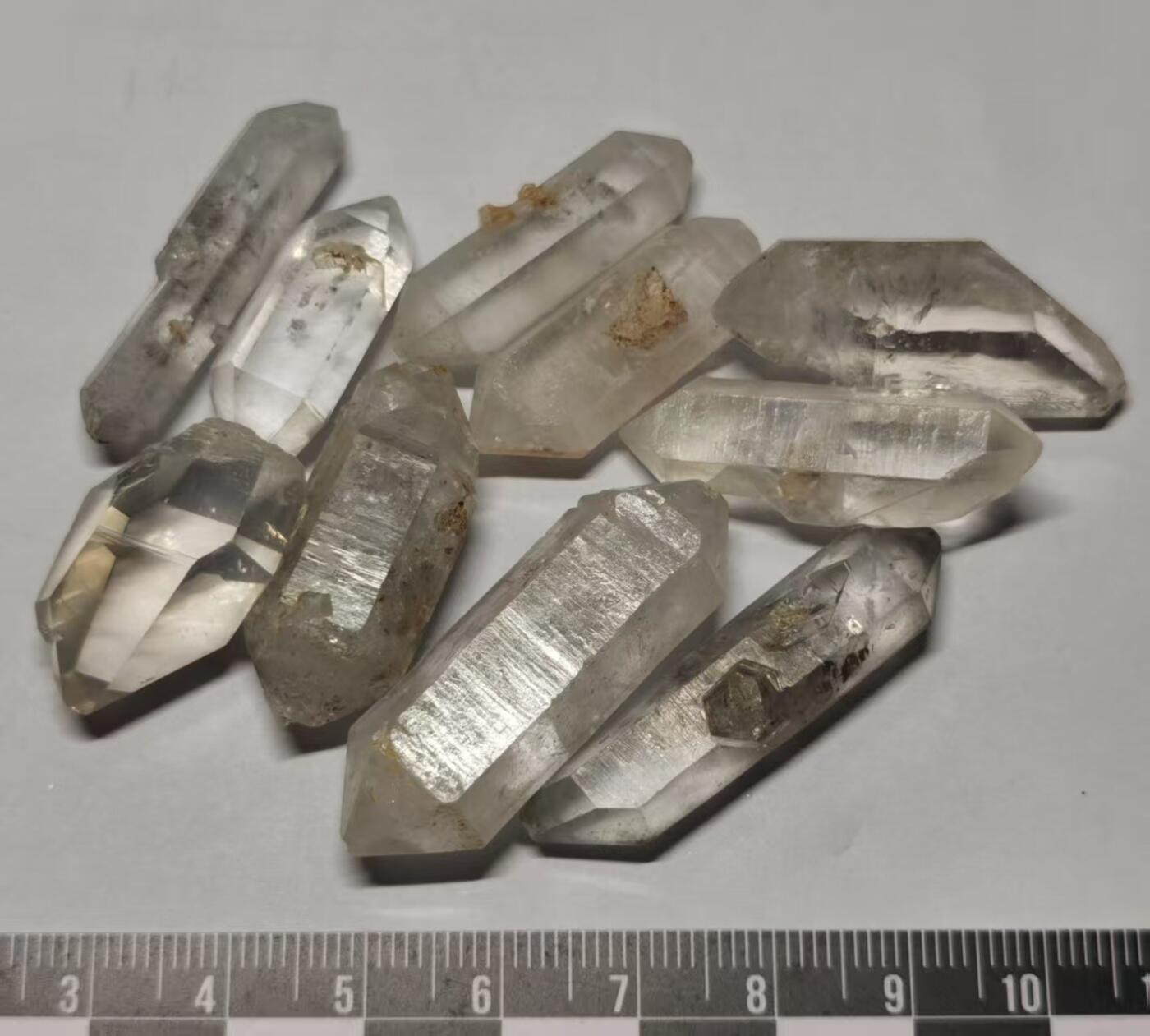 七河·世界币章矿标杂件每周小拍（总第36期）（周一结标） 藏家出品 X729（5） 浅色系云贵闪灵水晶原石一组10件  本件拍品由合作藏家邮寄