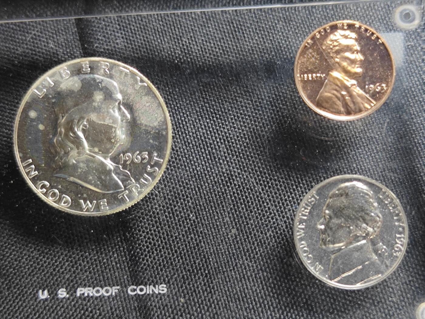 KK钱币收藏小铺  第400期  百期特拍（四拍之四）2月预留时间 周末发货  1963美国精制套币摆件 含3枚精制高银银币！