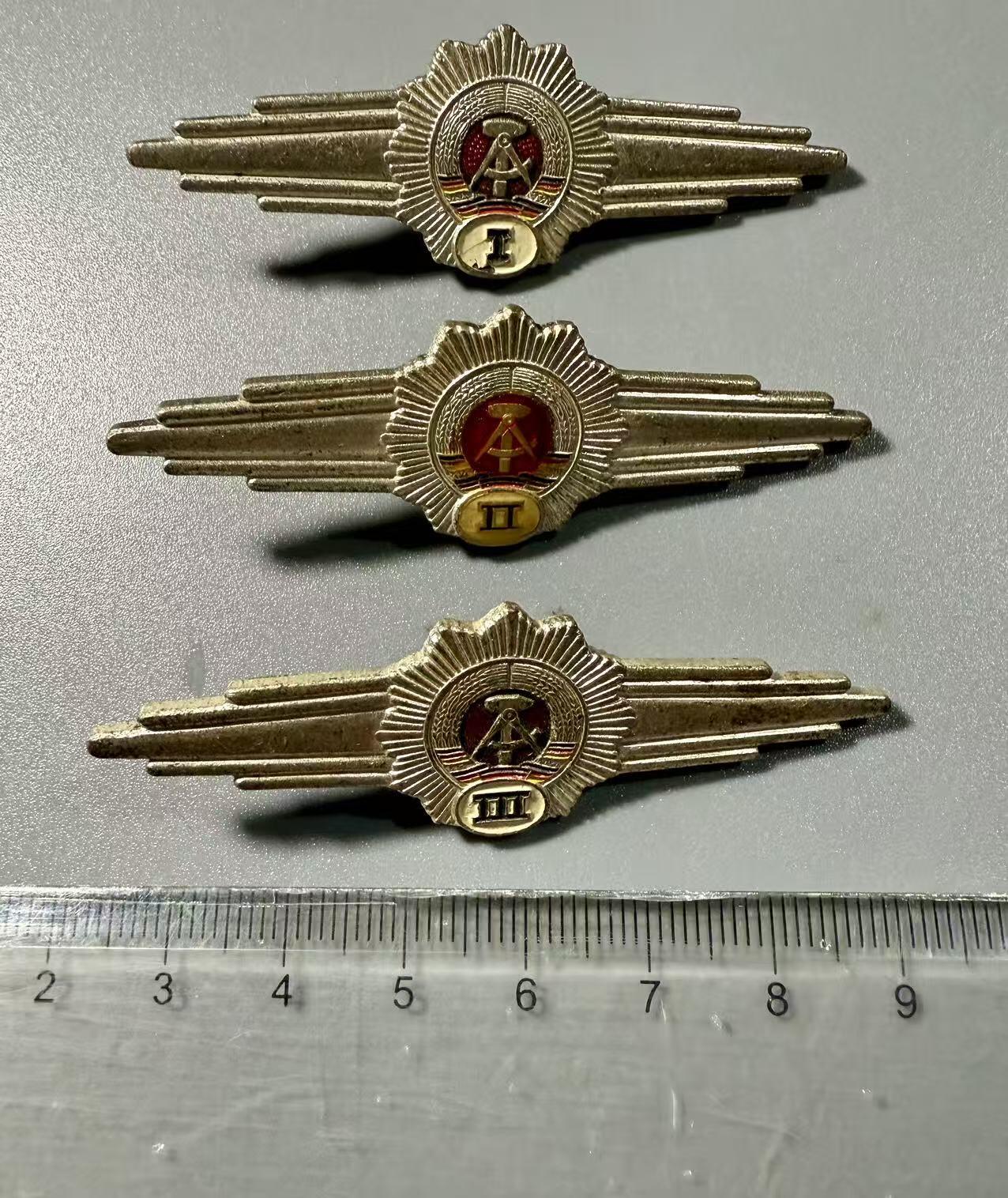 七河·世界币章小拍（总第37期）（周二结标） 德意志民主共和国（东德）国家人民军（NVA）“飞行技能徽章”3枚一套