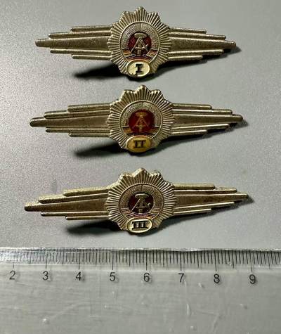 七河·世界币章小拍（总第37期）（周二结标） - 德意志民主共和国（东德）国家人民军（NVA）“飞行技能徽章”3枚一套