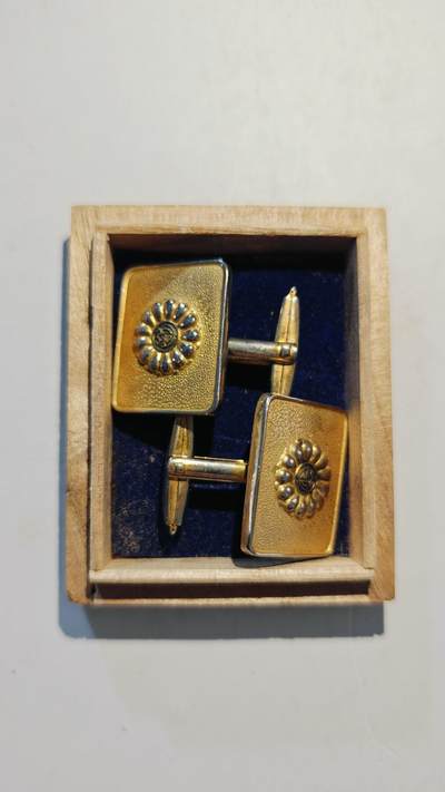 东亚勋章徽章主题拍卖7（80件） - 褒章授予纪念章（带原盒）