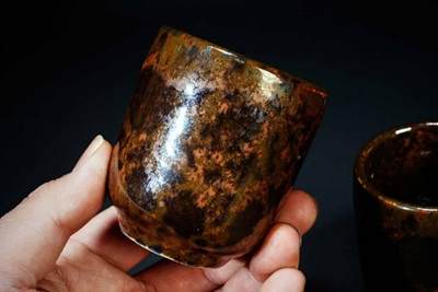 上海都达杂项专场90【全场包邮】  陨石杯子一对89-4