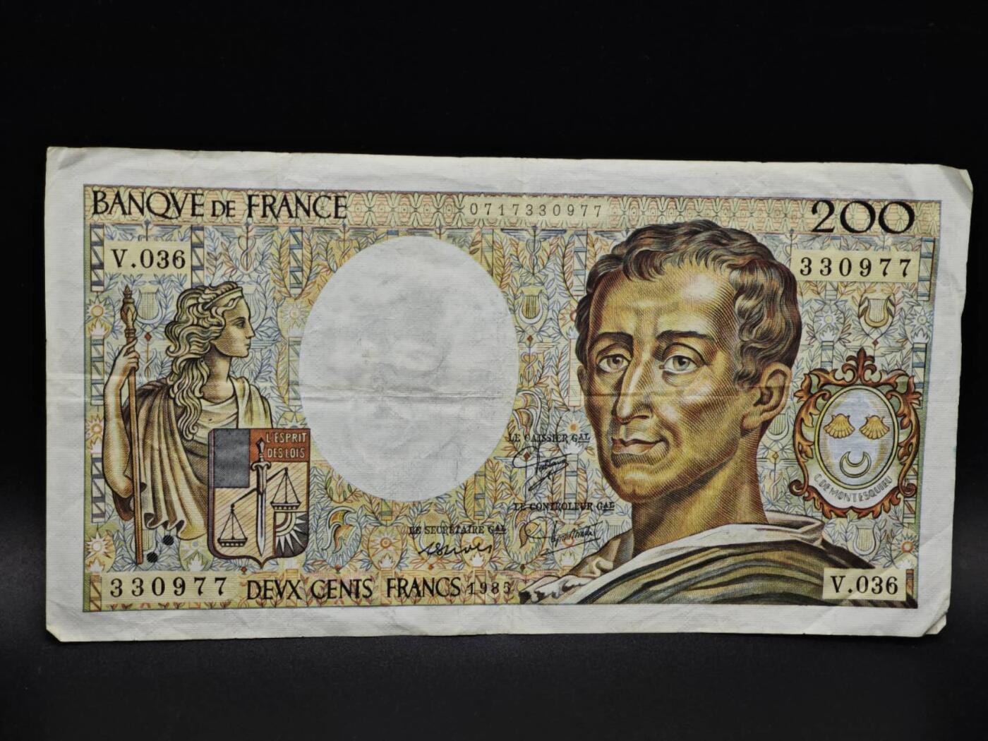 【淘币小摊】实时拍第八百五十六拍   无佣金福利纸币场   满百包邮可预留二周 每周一统一发货   法国200法郎纸币【有折】