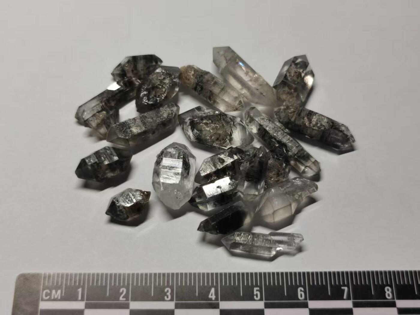 七河·世界币章矿标杂件每周小拍（总第36期）（周一结标） 藏家出品X638（12） 云贵闪灵钻 闪灵水晶 一组21个 本件拍品由合作藏家负责邮寄