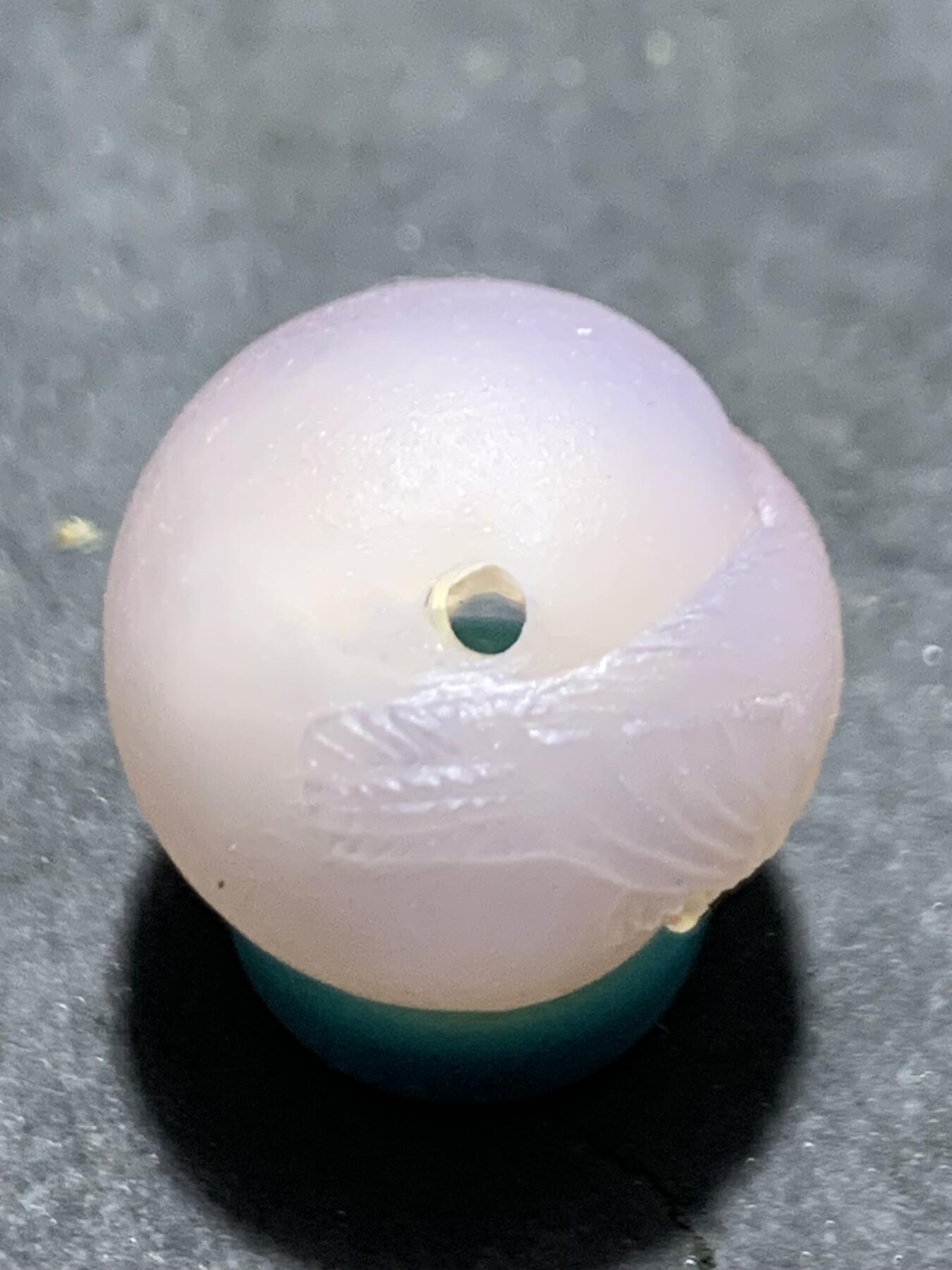 精美冰飘亚光战国红玛瑙手工俏色巧雕喜鹊报喜随形珠一个