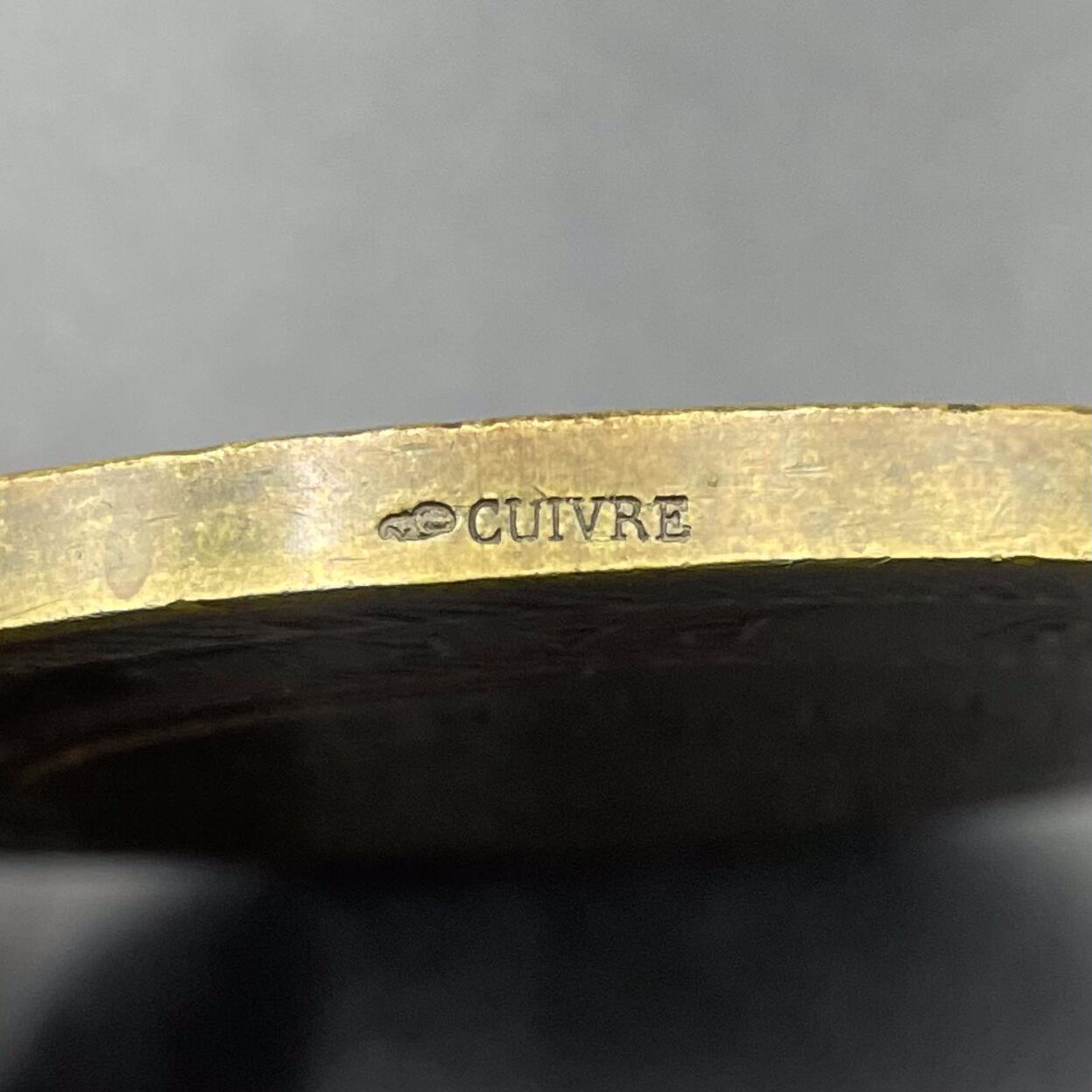 「木头集藏」章牌专场-第67场 F Levillain～1888年法国火神赫淮斯托斯为宙斯打造盾牌铜章 ，直径：58mm，边铭：丰饶角 BRONZE，马耶尔目录（1870-1940年法国章牌艺术）126号作品。背面铭文显示此章是巴黎青铜制造商协会颁发给绘画比赛并列第一名的P. Lebrun。正面是正在打造宙斯盾牌的赫淮斯托斯。赫淮斯托斯是宙斯和赫拉的儿子，希腊神话中的火神和匠神，为诸神打造了很多兵器。