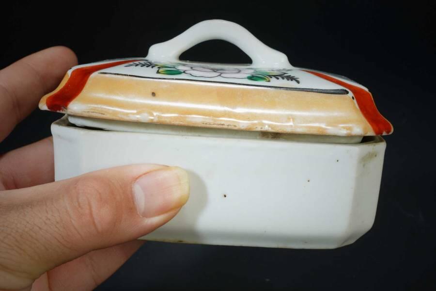 上海都达杂项专场十二（全场包邮】 粉彩花卉肥皂盒83-57