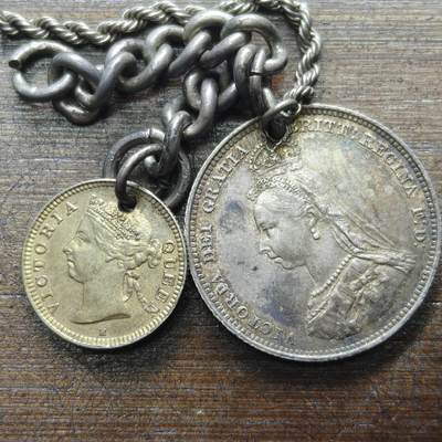 【春节前最后一拍，下一场3.3号】★第139加场★银币专场 不寄存，200包邮。不满200元，支付5元运费。《接受代拍 代送NGC评级》 - 8【无寄存】1890年香港5先/1887年英国维多利亚时期1先令