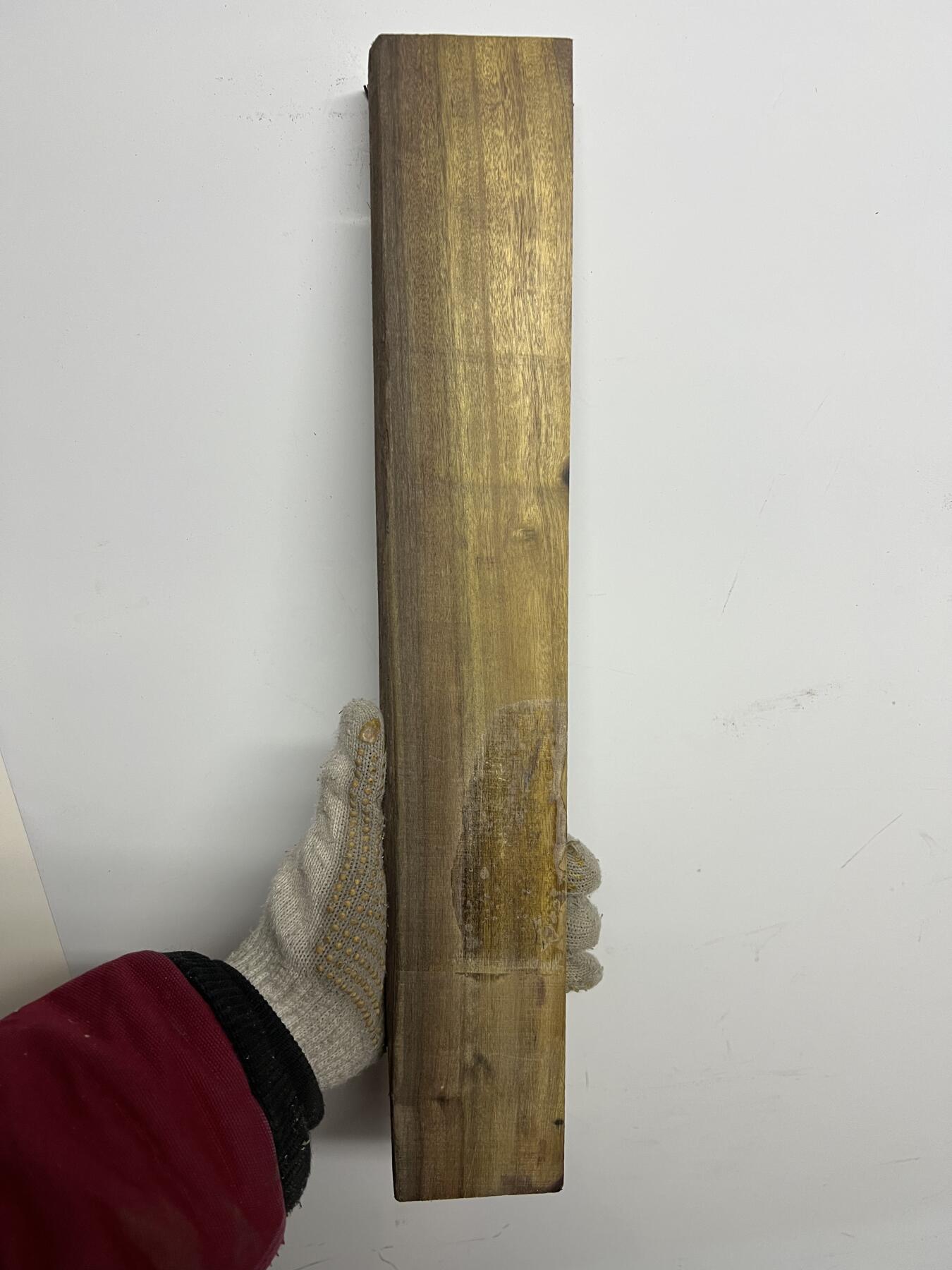 零元拍：NO.10 爆满金丝乌木金丝楠 可做镇尺 切牌子，无需打磨就已经金光闪闪。满金丝药香，尺寸约：41.5/7/3.5厚CM。