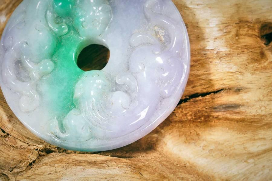 上海都达杂项专场十二（全场包邮】 天然紫罗兰飘绿翡翠（A货）精雕《螭龙玉璧》挂件89-8