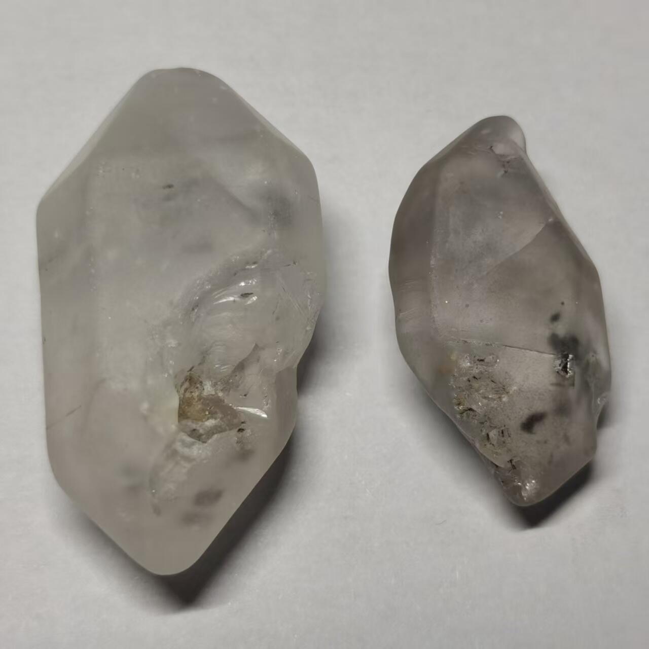 七河·世界币章矿标杂件每周小拍（总第36期）（周一结标） 藏家出品 X680（10）水冲皮 贵州闪灵水晶2件 本件拍品由合作藏家邮寄