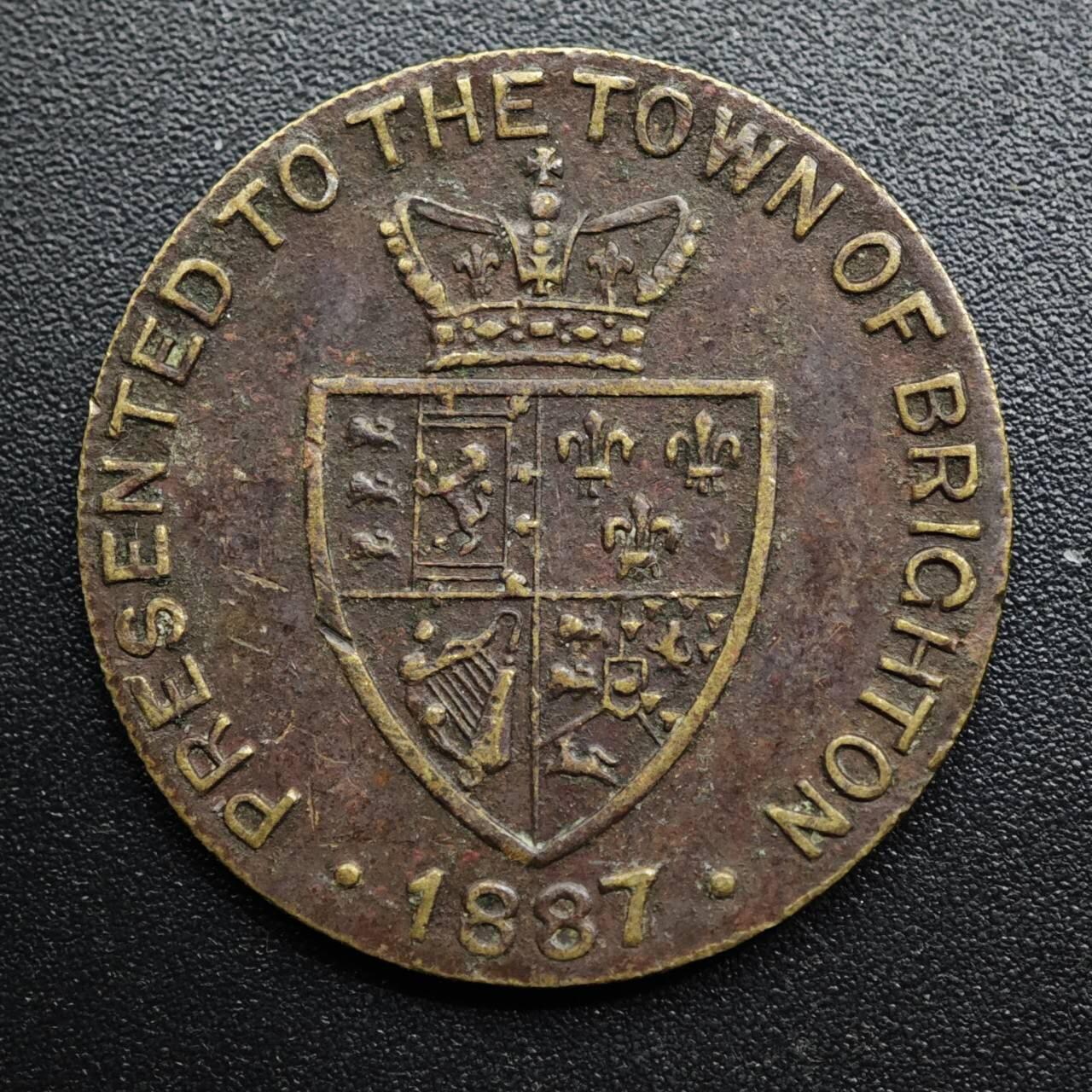 【淘币小摊】限时拍第八百五十七拍  老铜币场  满百包邮可预留两周  周一统一发货  英国1887年威灵顿塔铜章