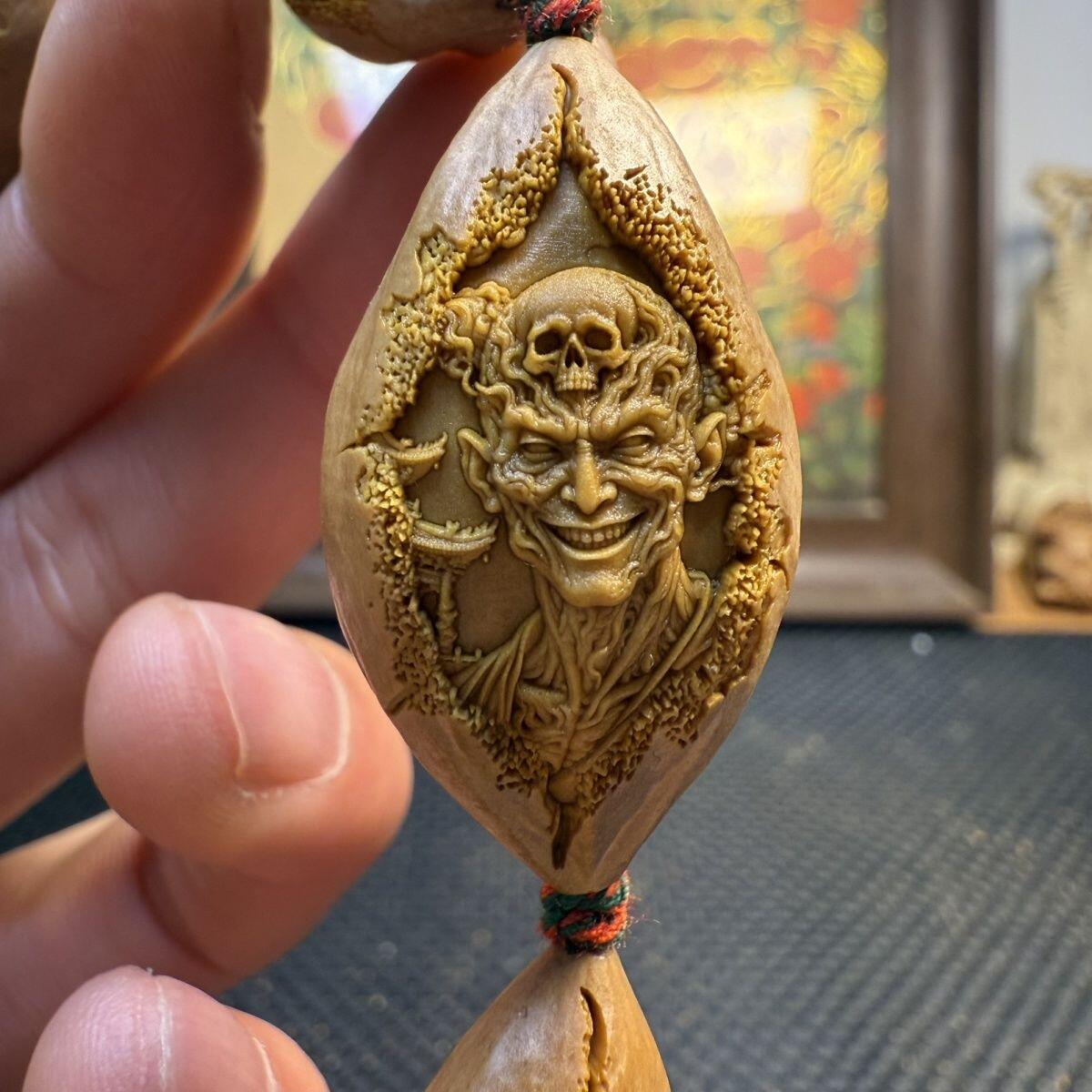 橄榄核雕 恶僧法相