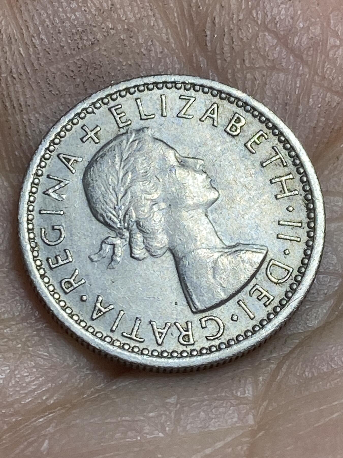 2026年第十六场(总第一百八十五场）外国好品散币场(免佣金) 英国🇬🇧1964年6便士(伊丽莎白二世青年桂冠第二版)