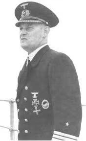 小驴勋章奖章收藏1月31日周六晚六点拍卖（珍爱和平，收藏战争，铭记历史，勿忘国耻，忠党爱国。有偿代拍，送拍规则在简介最后，参拍须阅读规则后再参拍，关系到运费包装发货时效真假辨别等关键信息，拍卖时不再发原图，看大图店主微信码在拍卖店铺介绍里） 德国WWII海军上将、骑士铁十字勋章获得者、波罗的海海军基地总司令、39-42年S-boat（鱼雷快艇）部队总司令、汉斯·比托战后签名明信片，抗日战争时期国军使用德制S快艇偷袭日军出云号，我解放军曾在南京缴获S艇