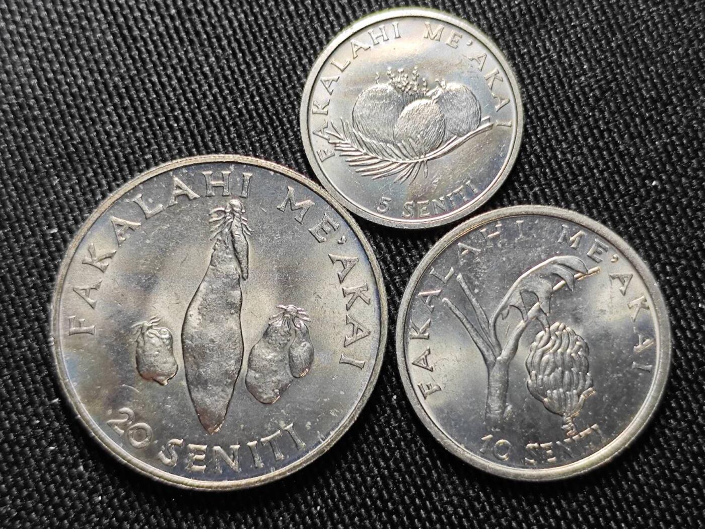 KK钱币收藏小铺  第398期 百期特拍（四拍之二） 2月预留时间 周末发货  1981汤加农粮纪念币5/10/20分一组