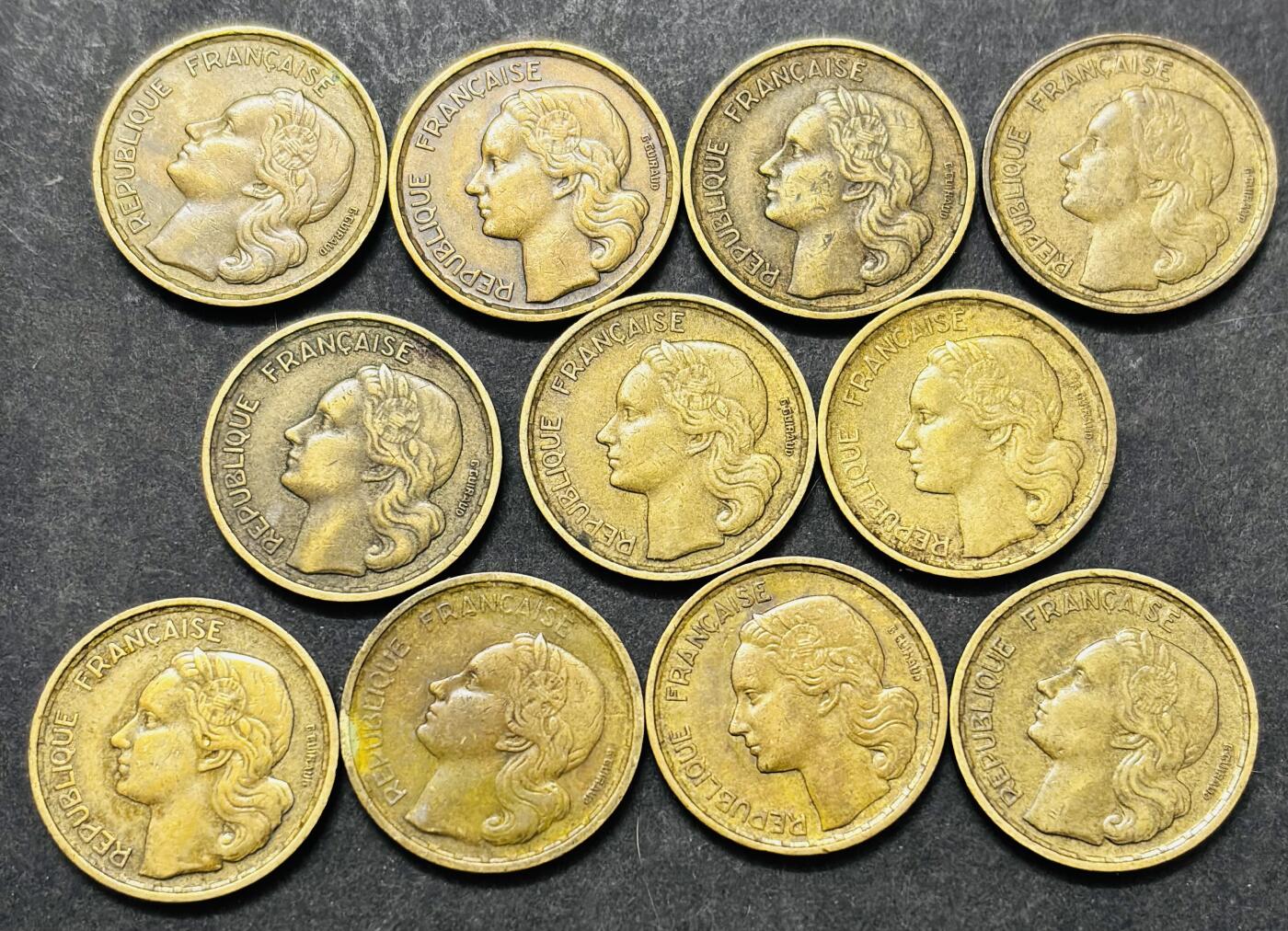 文馨钱币收藏 2026新年第五场（第 291 场）【长期接代拍品】 极美品一组 11 枚，法兰西第四共和国高卢雄鸡版 10 法郎铜币，包含 4 枚 B 厂