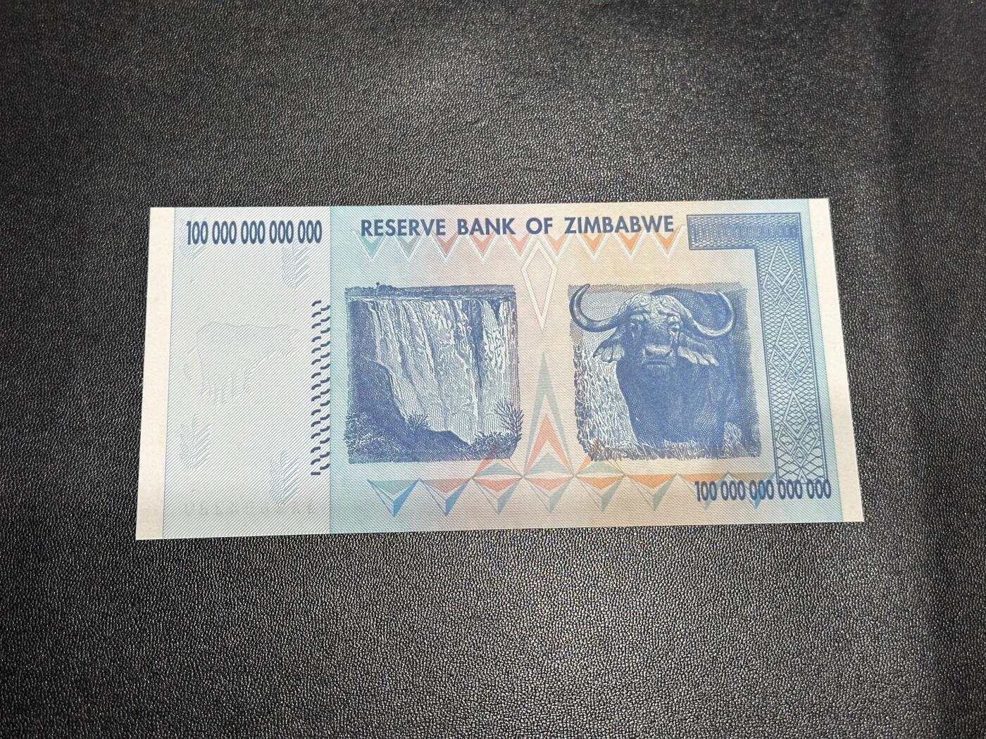 《外钞收藏家》第六百零六期（精品场）（本平台长期征集拍品、欢迎藏友们联系合作） 2008年津巴布韦100万亿 AA冠 无47 尾229 全新UNC