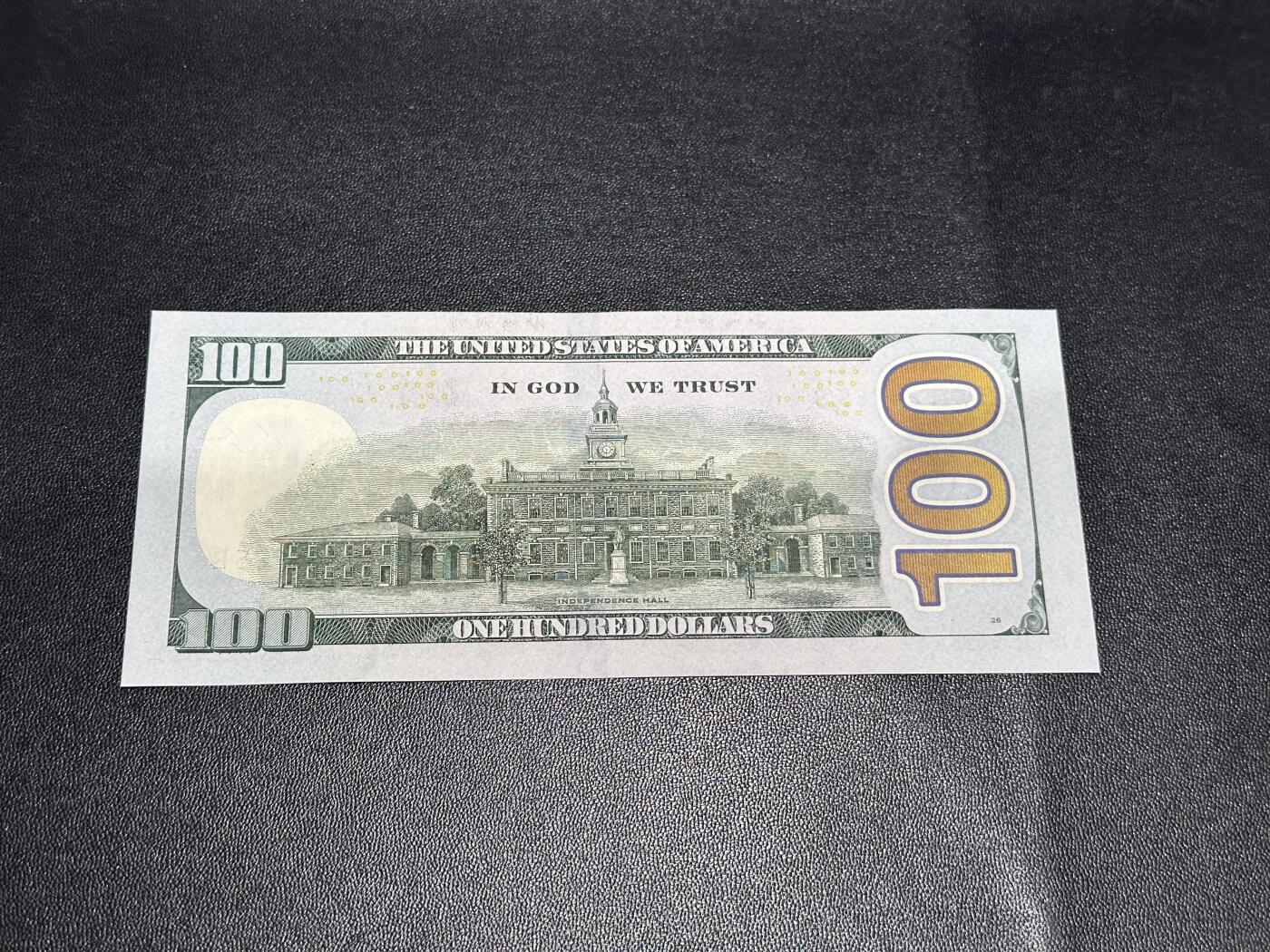 《外钞收藏家》第六百零六期（精品场）（本平台长期征集拍品、欢迎藏友们联系合作） 2009年无A版彩版100美元 全新UNC 尾765 有个疑似轻微油墨