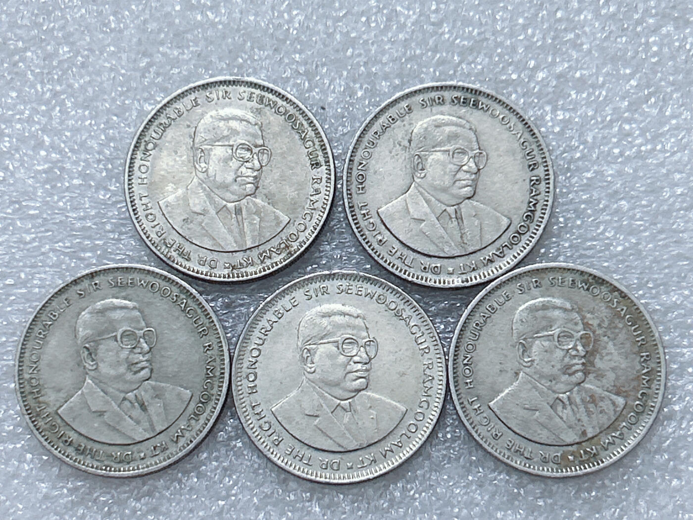 第一海外回流一元起拍收藏 散集专场  第297期 毛里求斯1卢比硬币 5枚