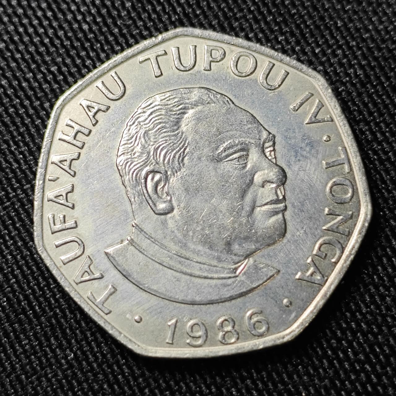 KK钱币收藏小铺  第398期 百期特拍（四拍之二） 2月预留时间 周末发货   1986汤加1潘果纪念币 圣诞节三个智者纪念 发行量5千 稀少品种！