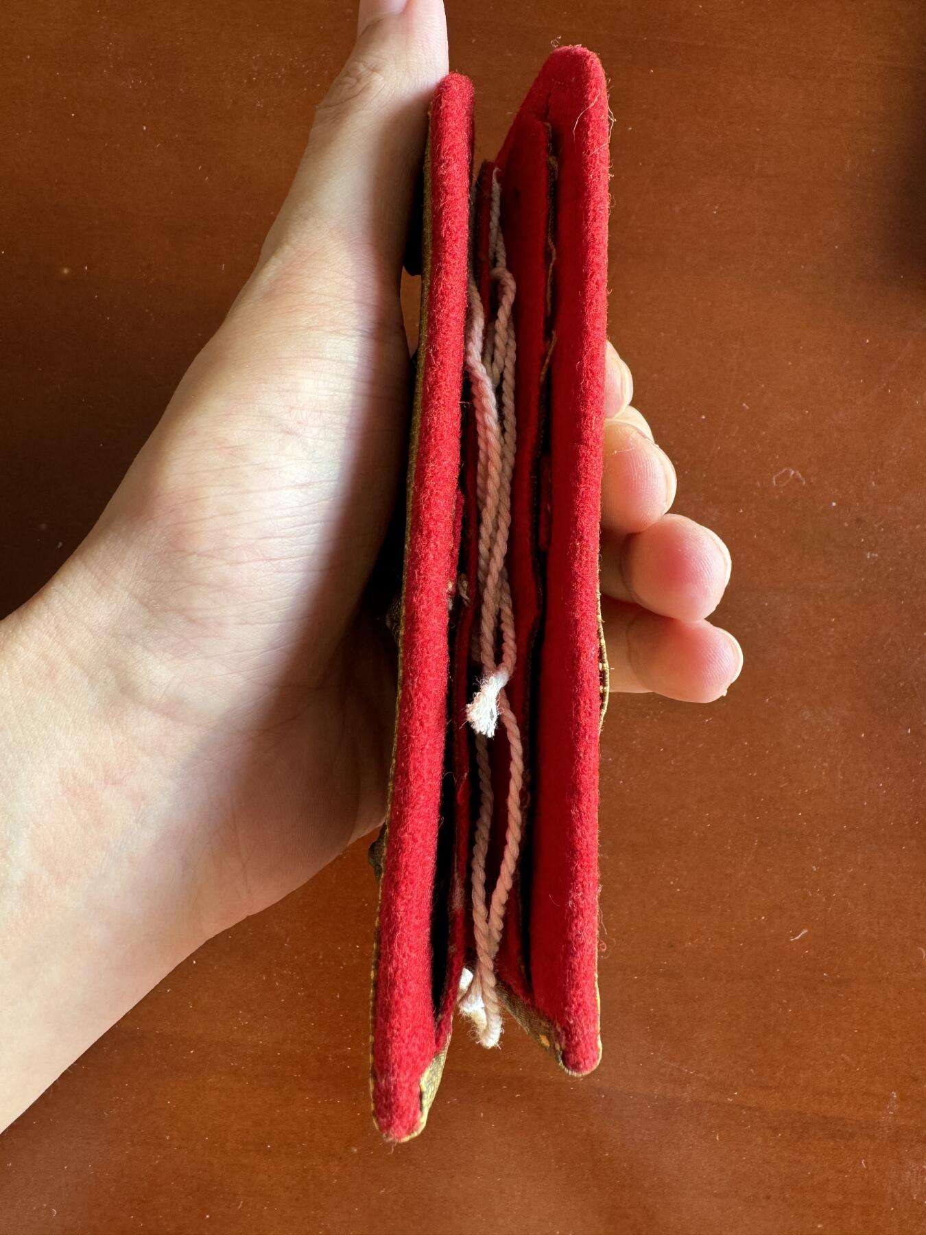 五哥徽章群   31号周六晚上八点4群联拍 肩