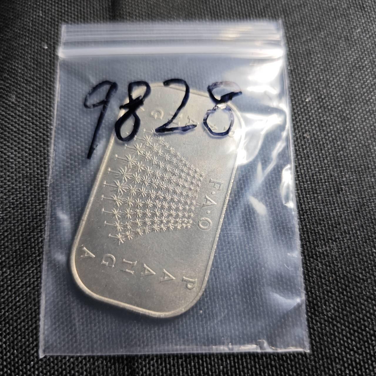 KK钱币收藏小铺  第398期 百期特拍（四拍之二） 2月预留时间 周末发货  1977汤加1潘果纪念币 饼干币