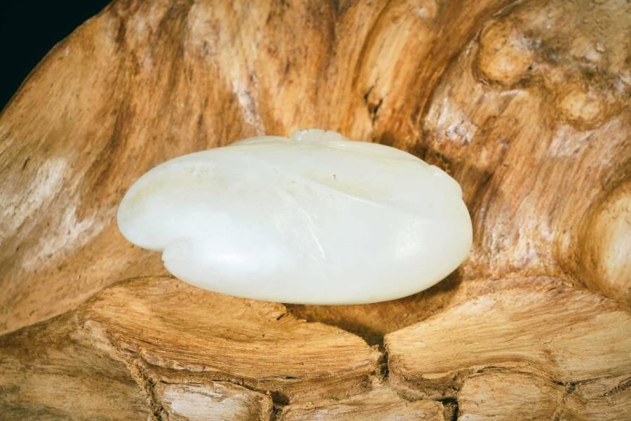 上海都达杂项专场十二（全场包邮】 和田玉精雕《福从天降》挂件