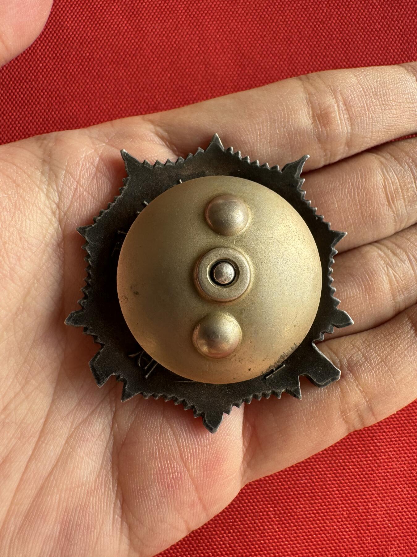 五哥徽章群   31号周六晚上八点4群联拍