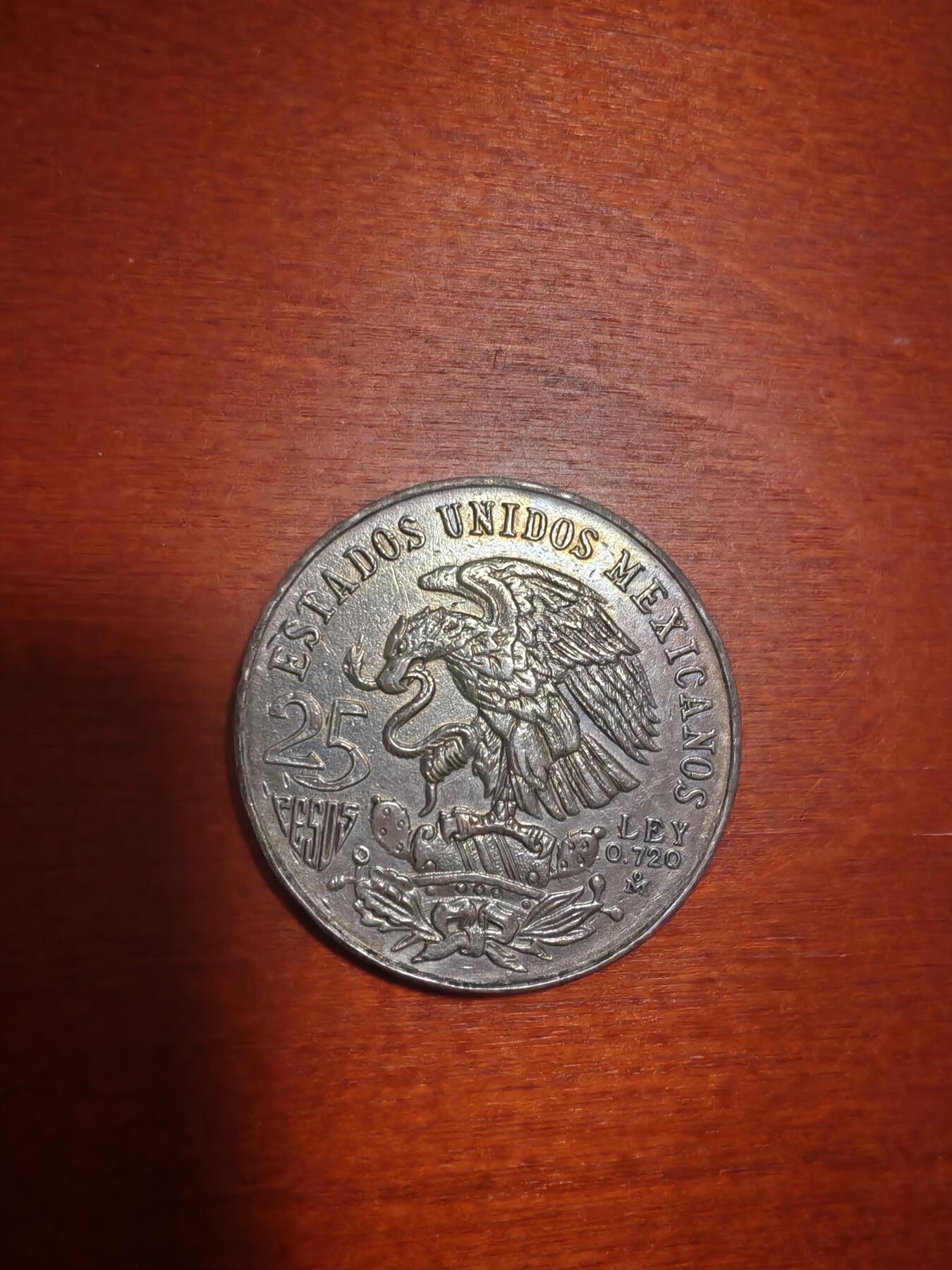 长老汇蛇年精选第九十七场拍卖 1968墨西哥奥运会25比索大银币，22.5克720银，错版币，中央环比两边的低，错版币绝大部分回收了，只有少量流出