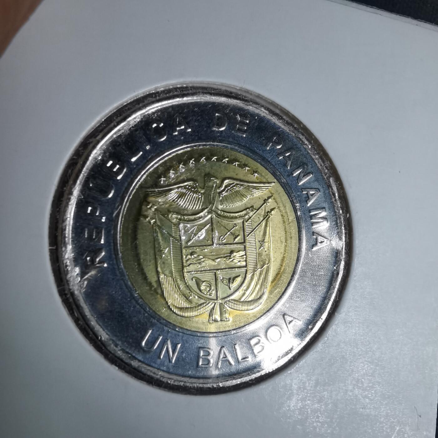 沼泽如烟--第981场 巴拿马2019年1巴波亚双色纪念币 26mm 安提瓜的圣玛利亚大教堂