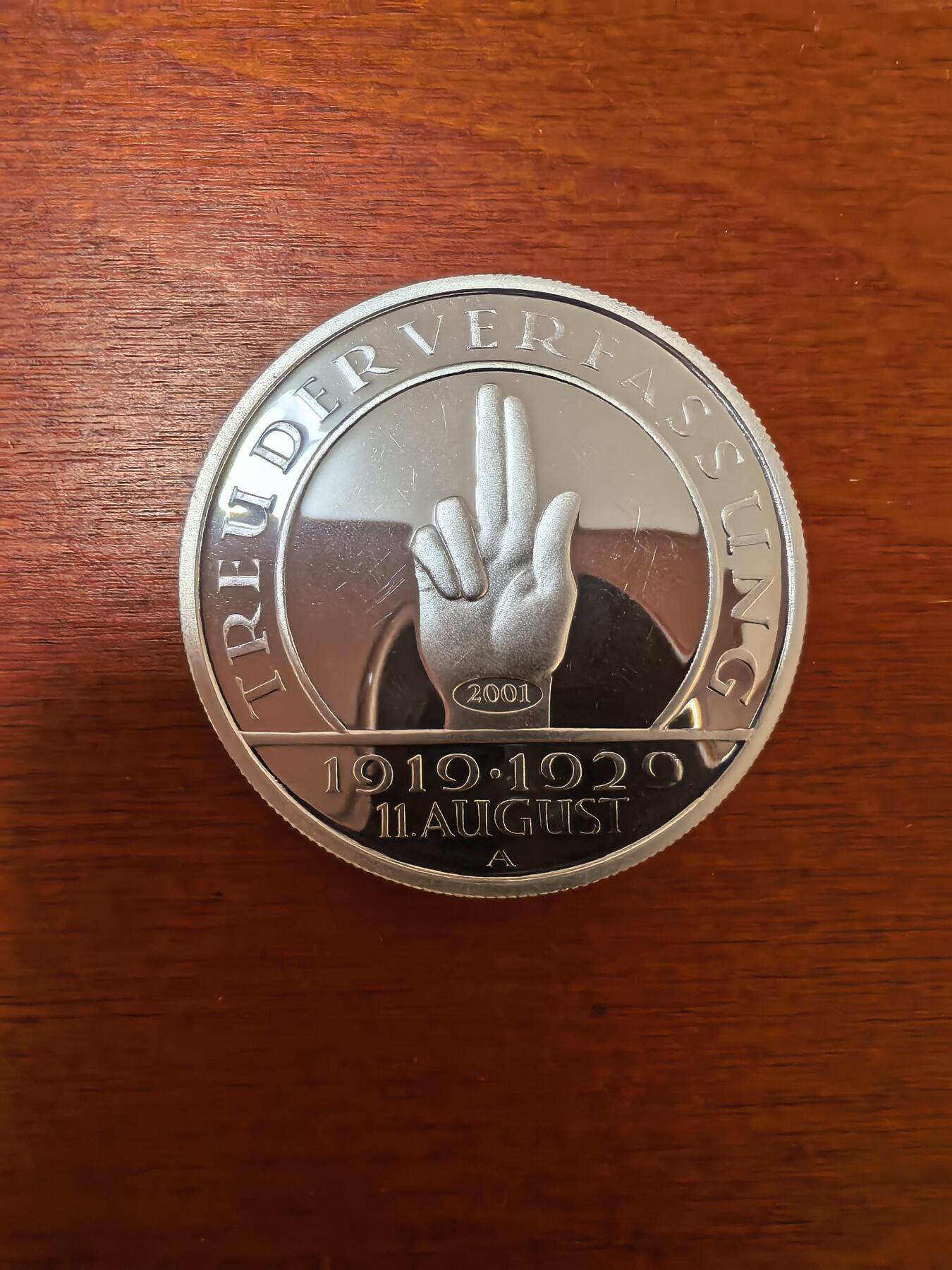 长老汇蛇年精选第九十七场拍卖 2001德国复刻1929年宪法10周年5马克精制银币，25.35克999银