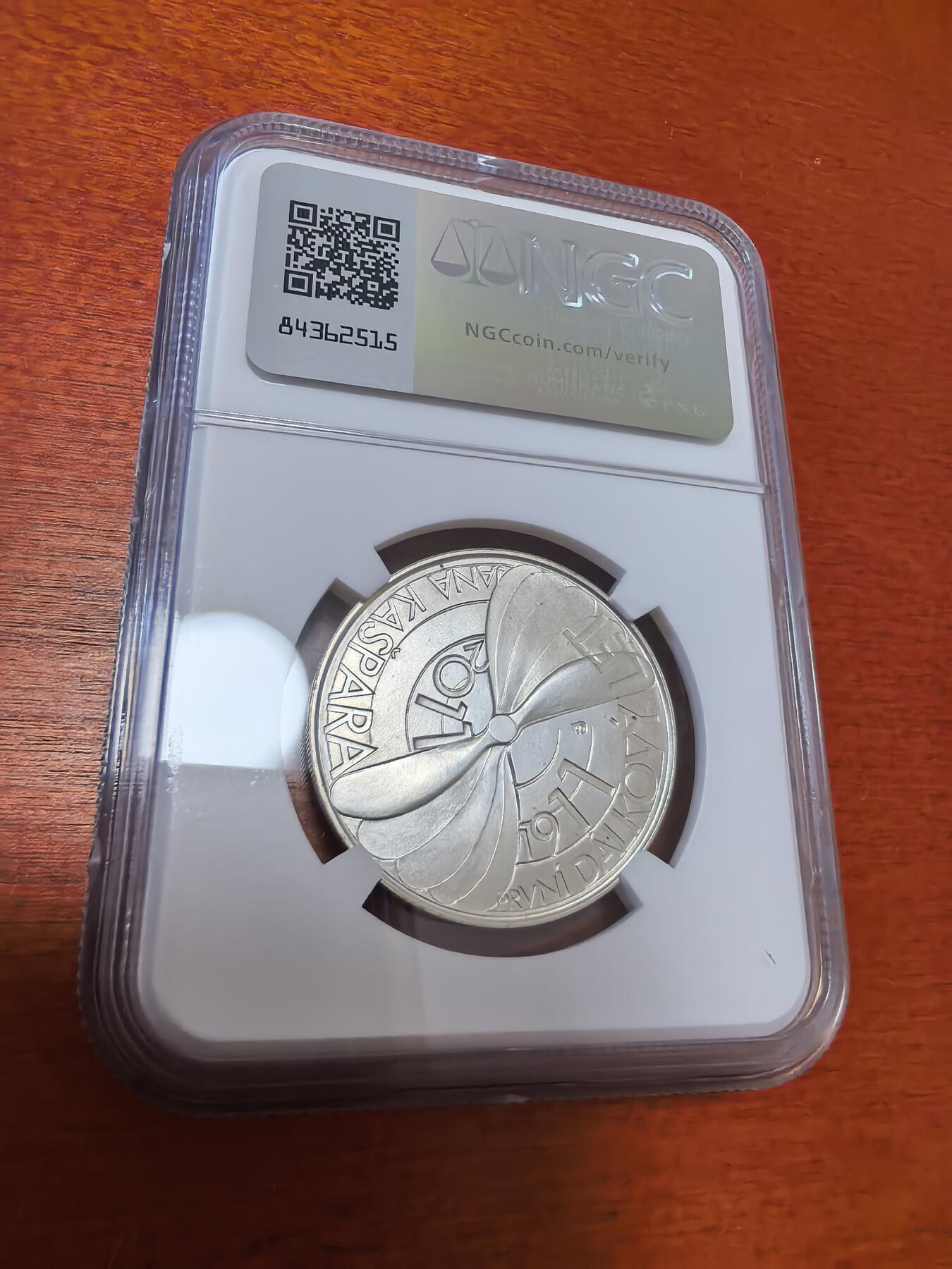 长老汇蛇年精选第九十七场拍卖 2011捷克首次长距离飞行百周年200克朗银币，NGC UNC