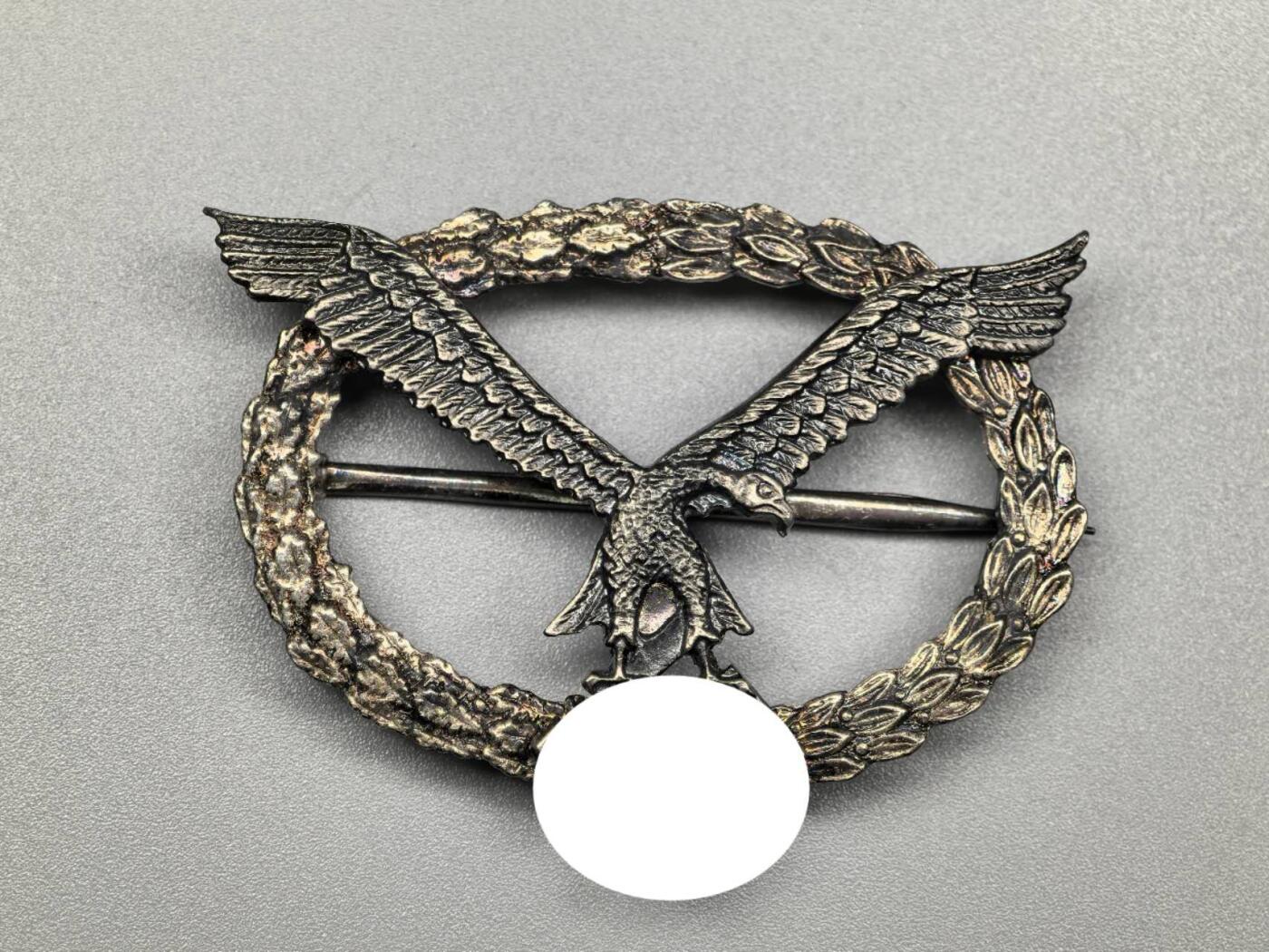 小驴勋章奖章收藏1月31日周六晚六点拍卖（珍爱和平，收藏战争，铭记历史，勿忘国耻，忠党爱国。有偿代拍，送拍规则在简介最后，参拍须阅读规则后再参拍，关系到运费包装发货时效真假辨别等关键信息，拍卖时不再发原图，看大图店主微信码在拍卖店铺介绍里）