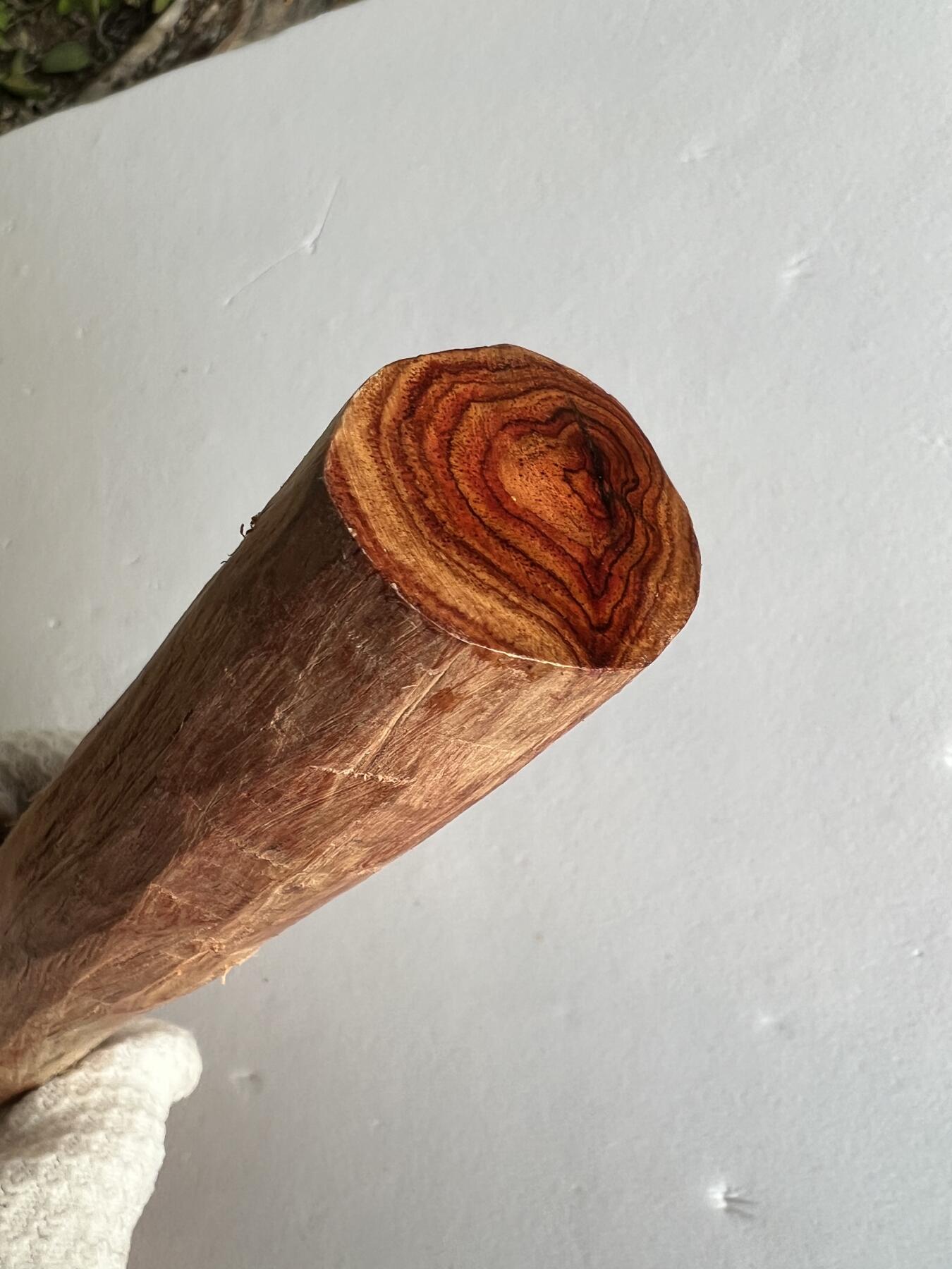 零元拍：NO.35-5 海南黄花梨珠子料，外面白皮基本都去掉了，红肉打底。290/40/35MM