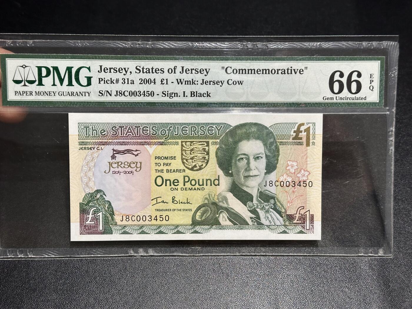 《外钞收藏家》第六百零六期（精品场）（本平台长期征集拍品、欢迎藏友们联系合作） 2004年泽西女王1镑 纪念钞 PMG66