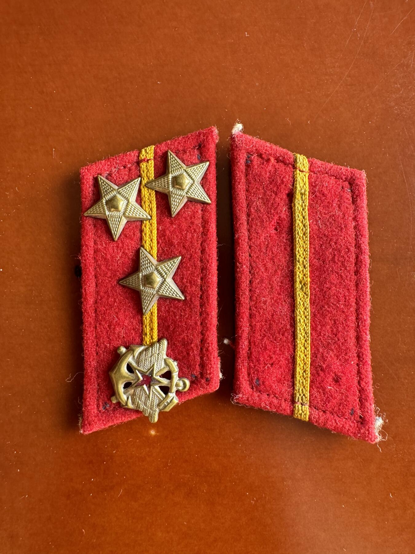 五哥徽章群   31号周六晚上八点4群联拍 领