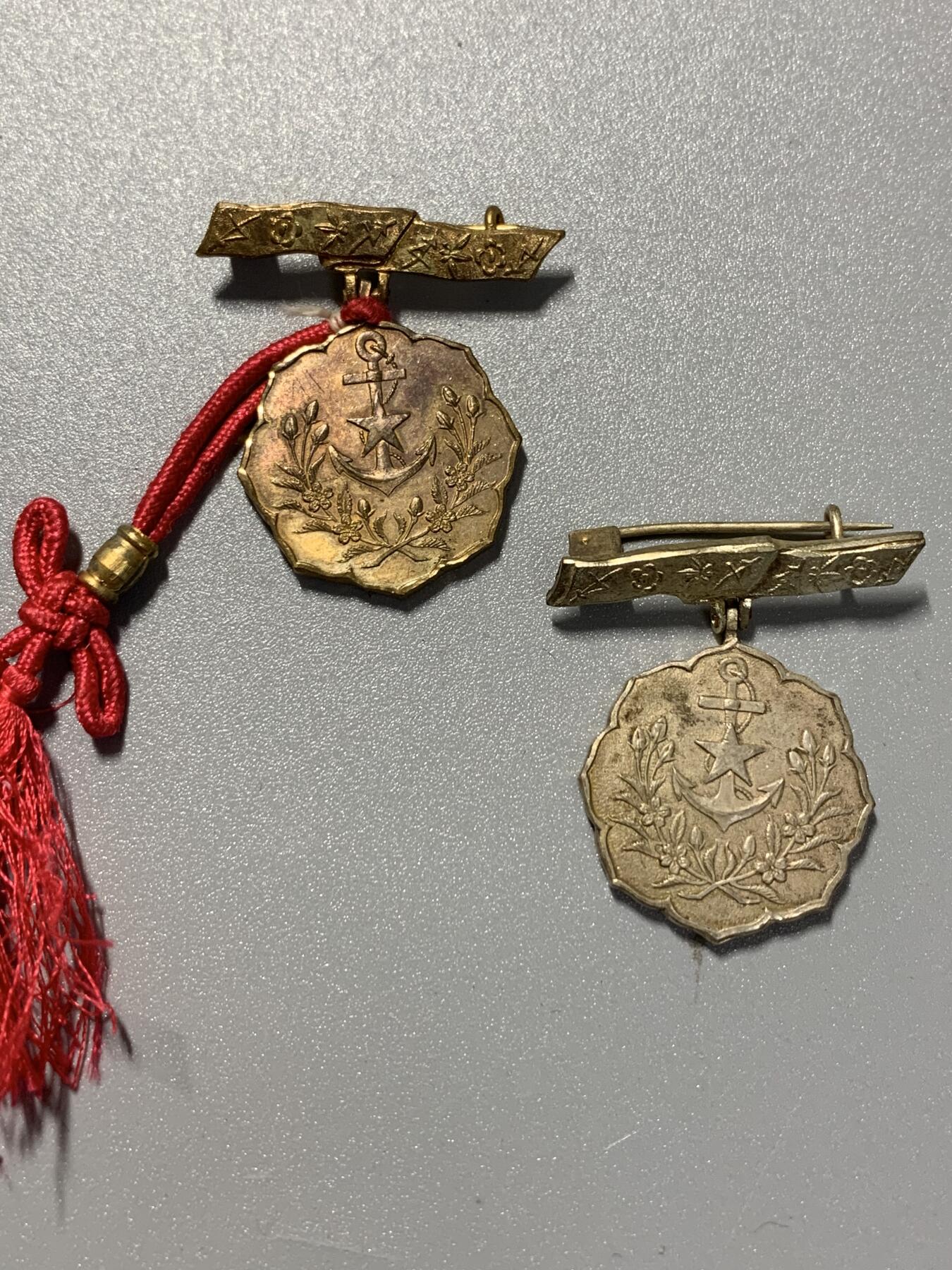 远东徽章小铺2月1日周日晚上9点结束 爱国妇人会两枚