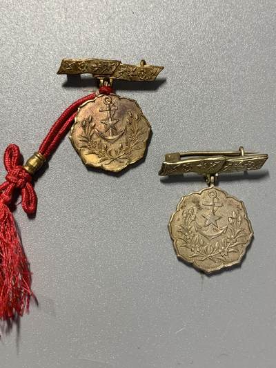 远东徽章小铺2月1日周日晚上9点结束 - 爱国妇人会两枚