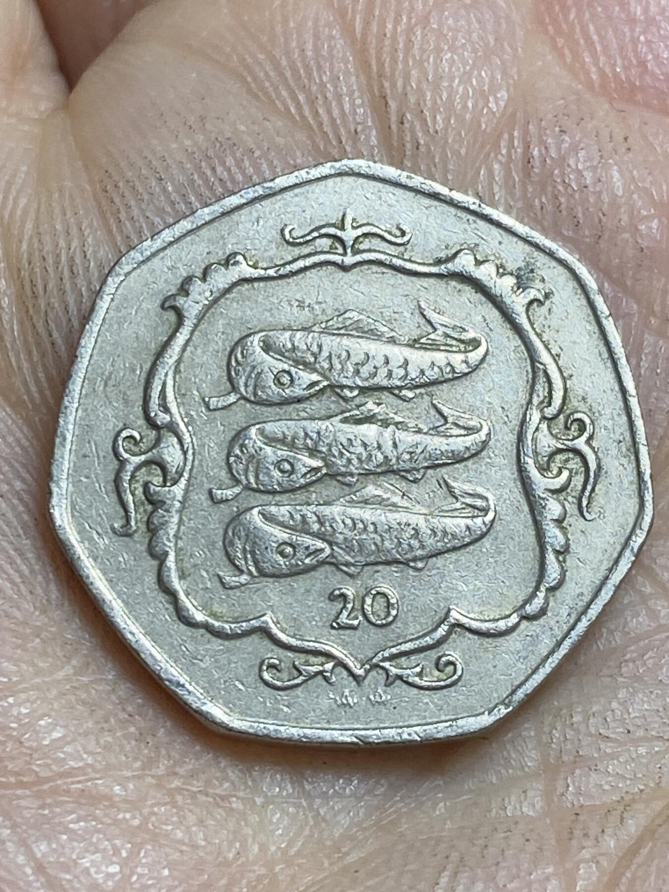 2026年第十六场(总第一百八十五场）外国好品散币场(免佣金) 少见–英属马恩岛🇮🇲1987年20便士(伊丽莎白二世中年高冠第一套)