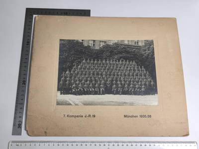 小驴勋章奖章收藏1月31日周六晚六点拍卖（珍爱和平，收藏战争，铭记历史，勿忘国耻，忠党爱国。有偿代拍，送拍规则在简介最后，参拍须阅读规则后再参拍，关系到运费包装发货时效真假辨别等关键信息，拍卖时不再发原图，看大图店主微信码在拍卖店铺介绍里） - 连队合影照片