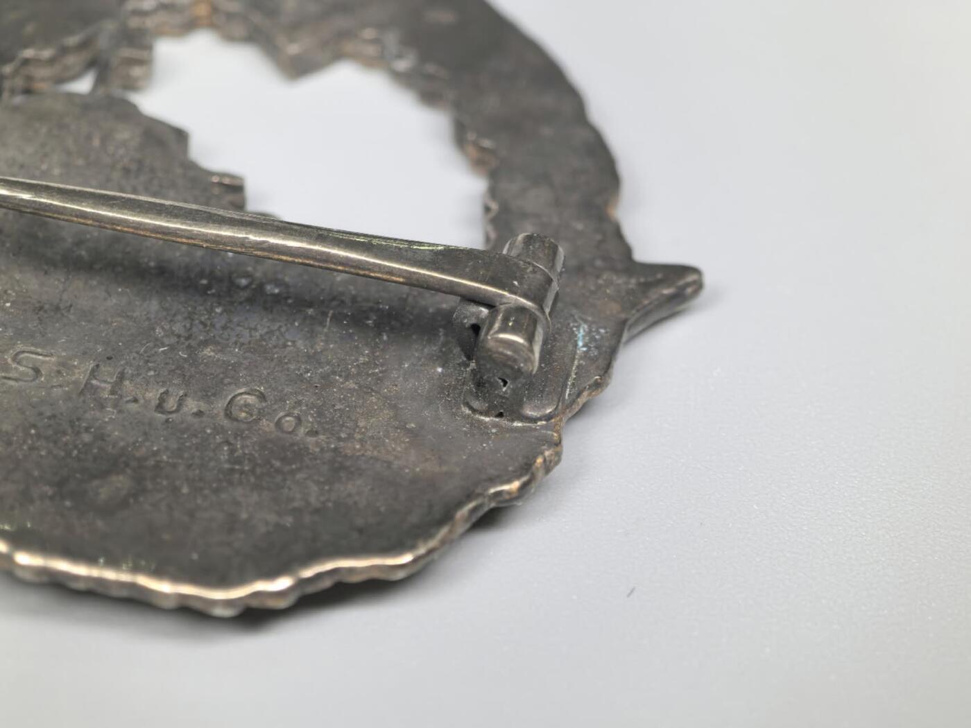 小驴勋章奖章收藏1月31日周六晚六点拍卖（珍爱和平，收藏战争，铭记历史，勿忘国耻，忠党爱国。有偿代拍，送拍规则在简介最后，参拍须阅读规则后再参拍，关系到运费包装发货时效真假辨别等关键信息，拍卖时不再发原图，看大图店主微信码在拍卖店铺介绍里） 现代工艺品海军驱逐舰奖章