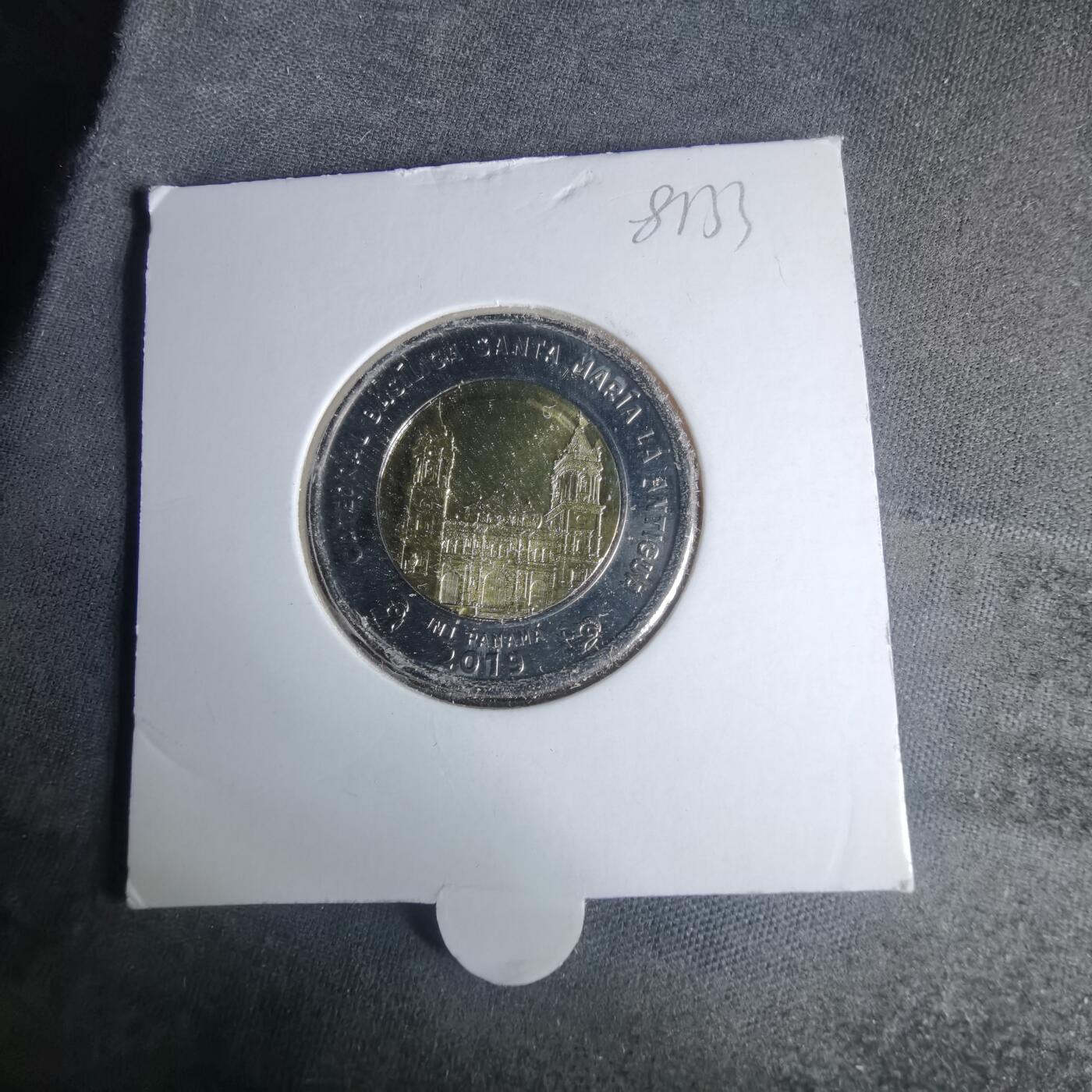 沼泽如烟--第981场 巴拿马2019年1巴波亚双色纪念币 26mm 安提瓜的圣玛利亚大教堂