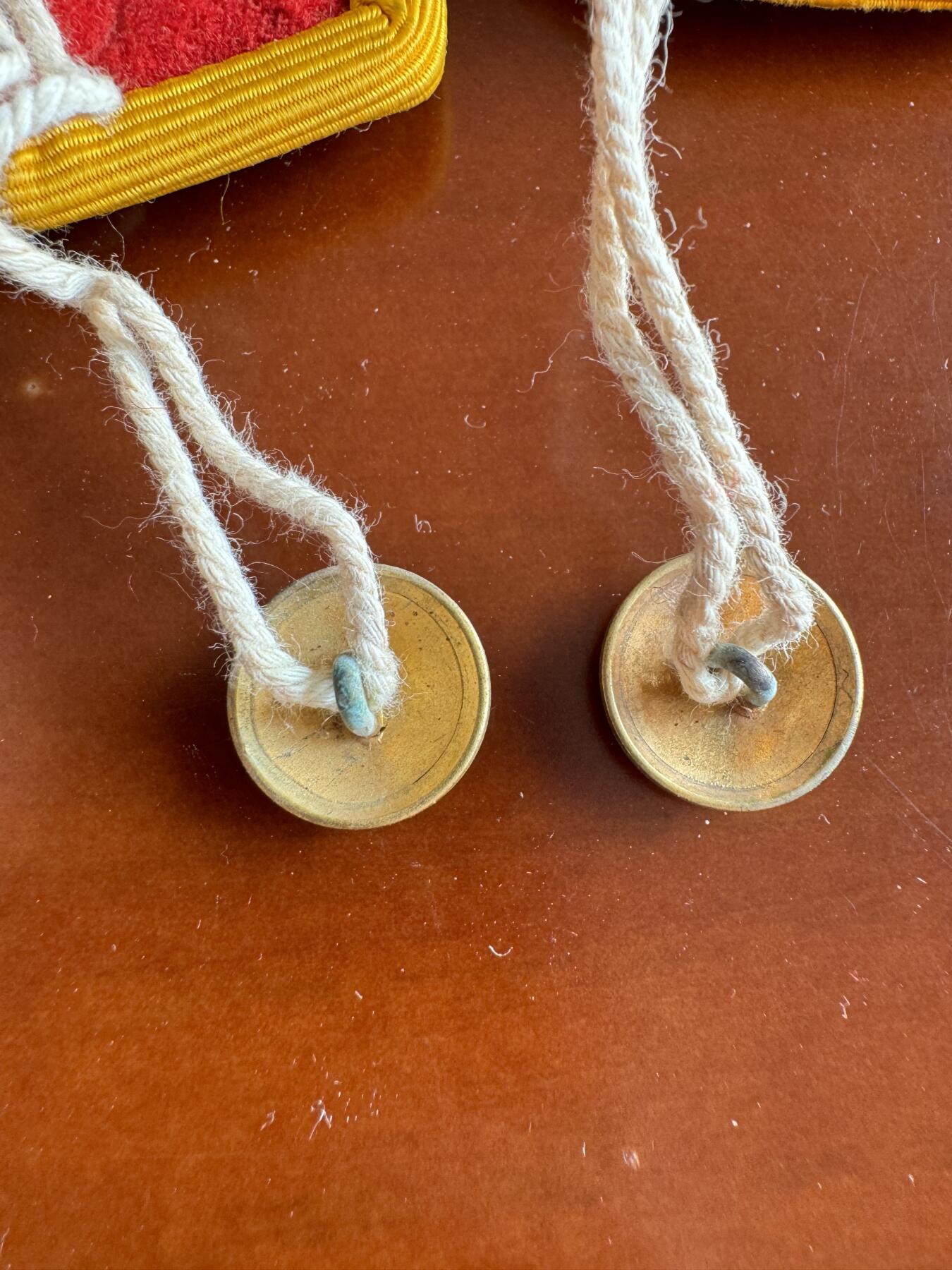 五哥徽章群   31号周六晚上八点4群联拍 肩