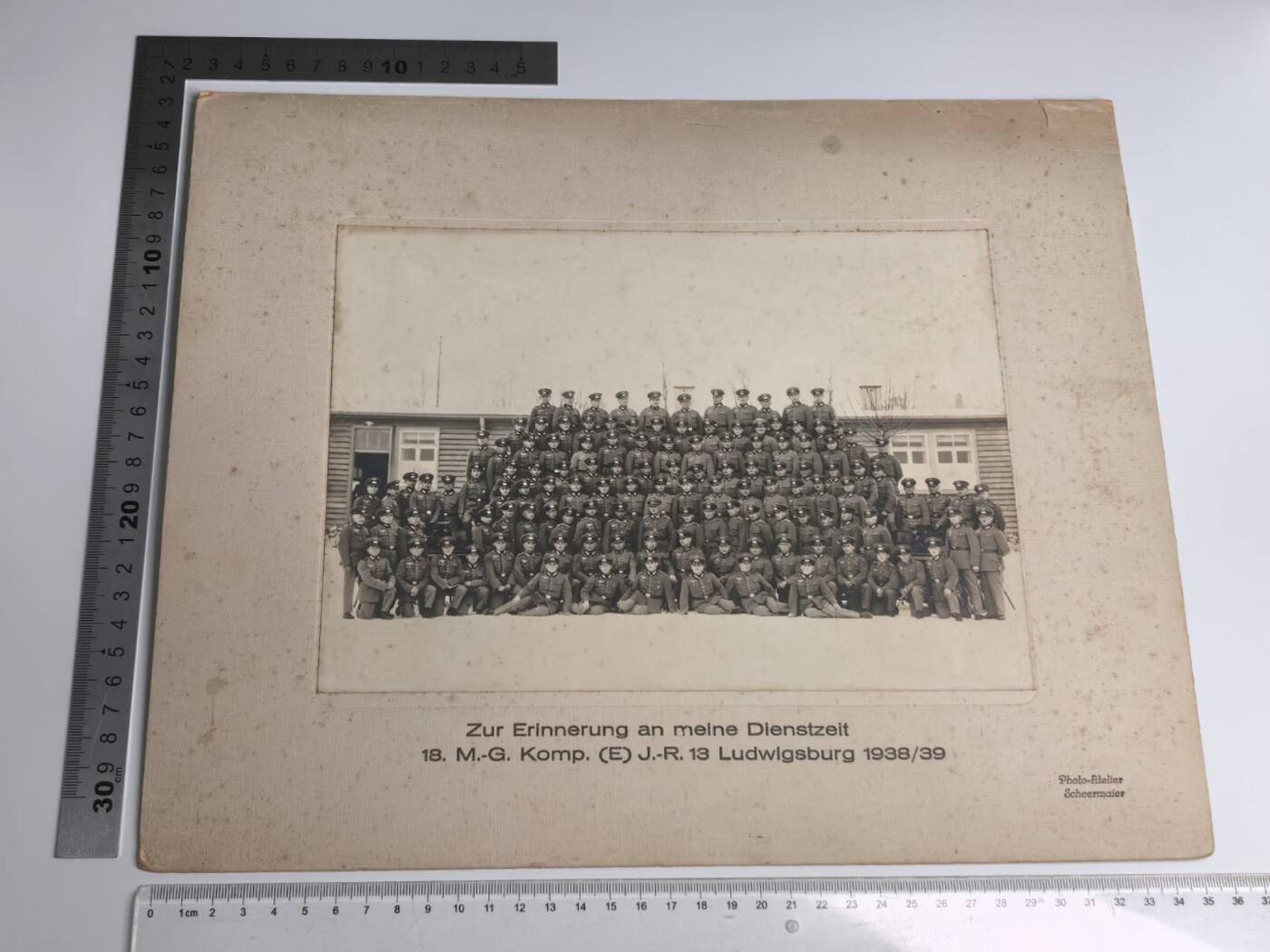 小驴勋章奖章收藏1月31日周六晚六点拍卖（珍爱和平，收藏战争，铭记历史，勿忘国耻，忠党爱国。有偿代拍，送拍规则在简介最后，参拍须阅读规则后再参拍，关系到运费包装发货时效真假辨别等关键信息，拍卖时不再发原图，看大图店主微信码在拍卖店铺介绍里） 连队合影照片